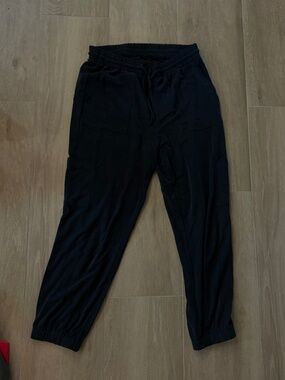 Women's Black Medium Lou & Grey Pants